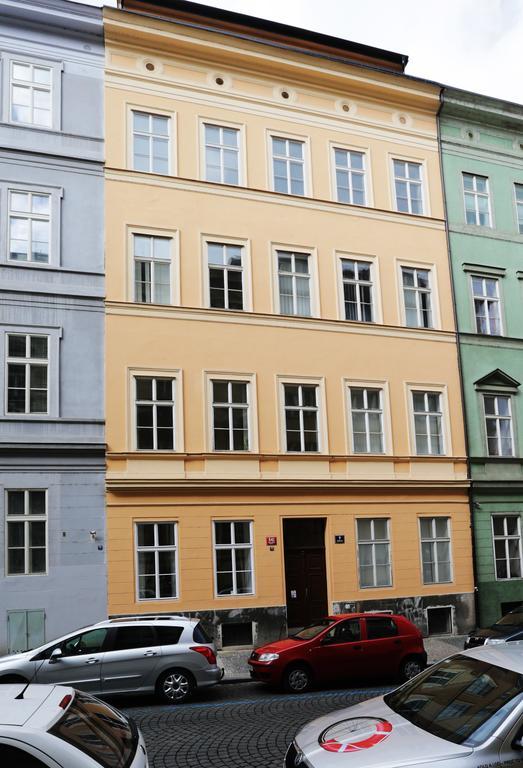 Greg Kampa Apartment Prague