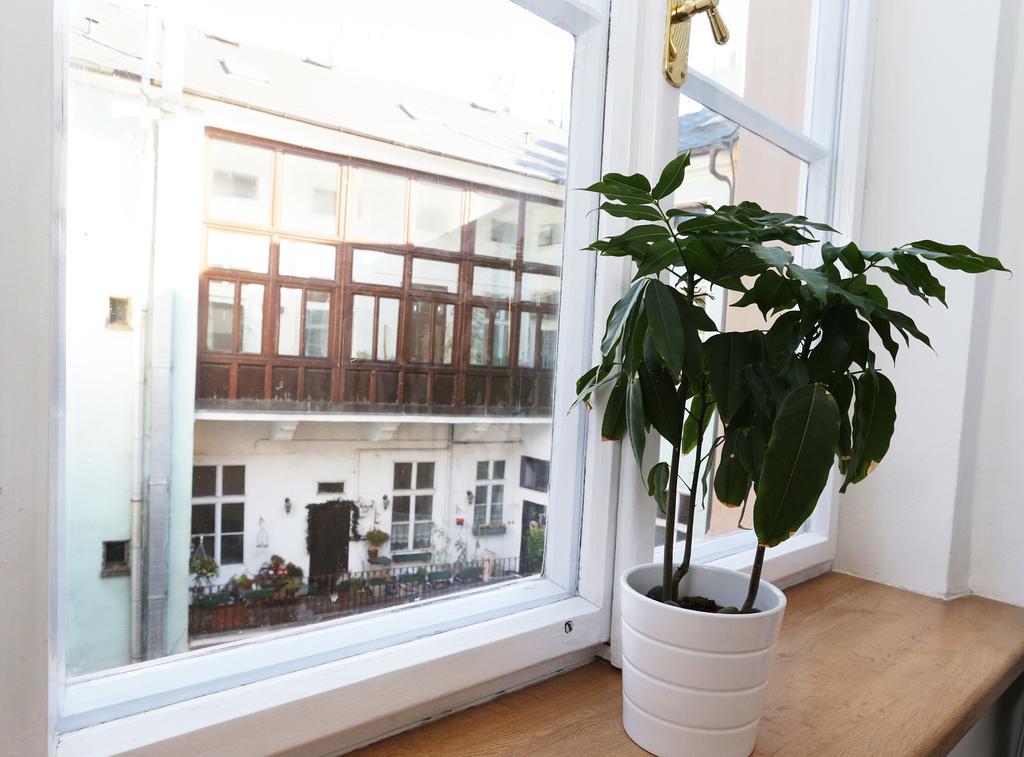 Greg Kampa Apartment Prague