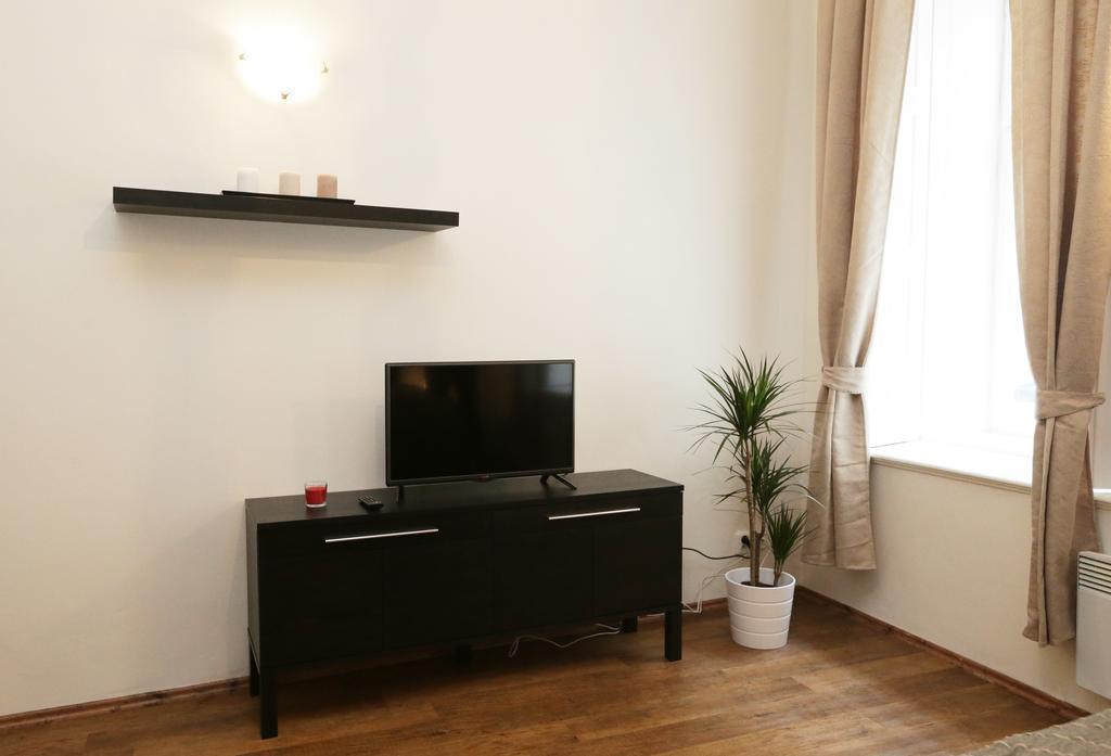 Greg Kampa Apartment Prague